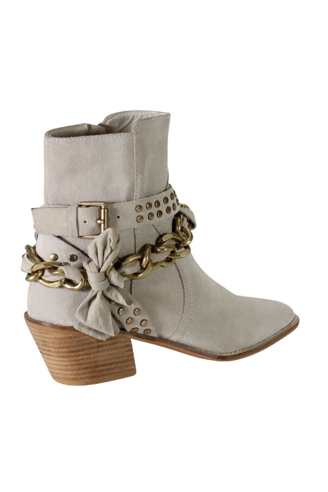 Diba Paper Lily - Sand Suede