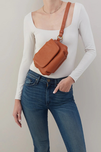 HOBO Harley Crossbody Sling - Warm Honey