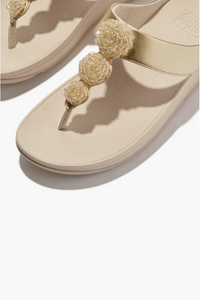 Fit Flop Fino Beadie-button Metallic Toe Post Sandal - Platino