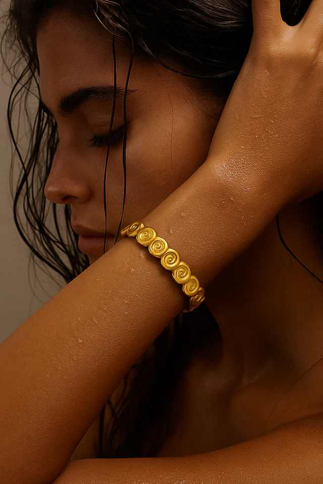 Ellie Vail Chrishell Shell Bangle Bracelet - Gold