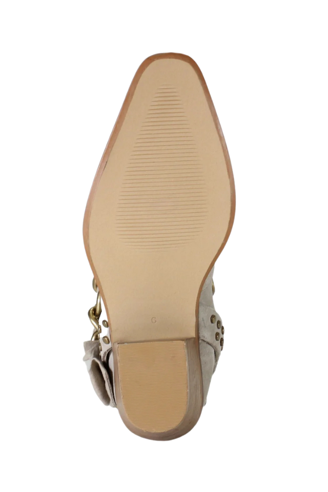 Diba Paper Lily - Sand Suede