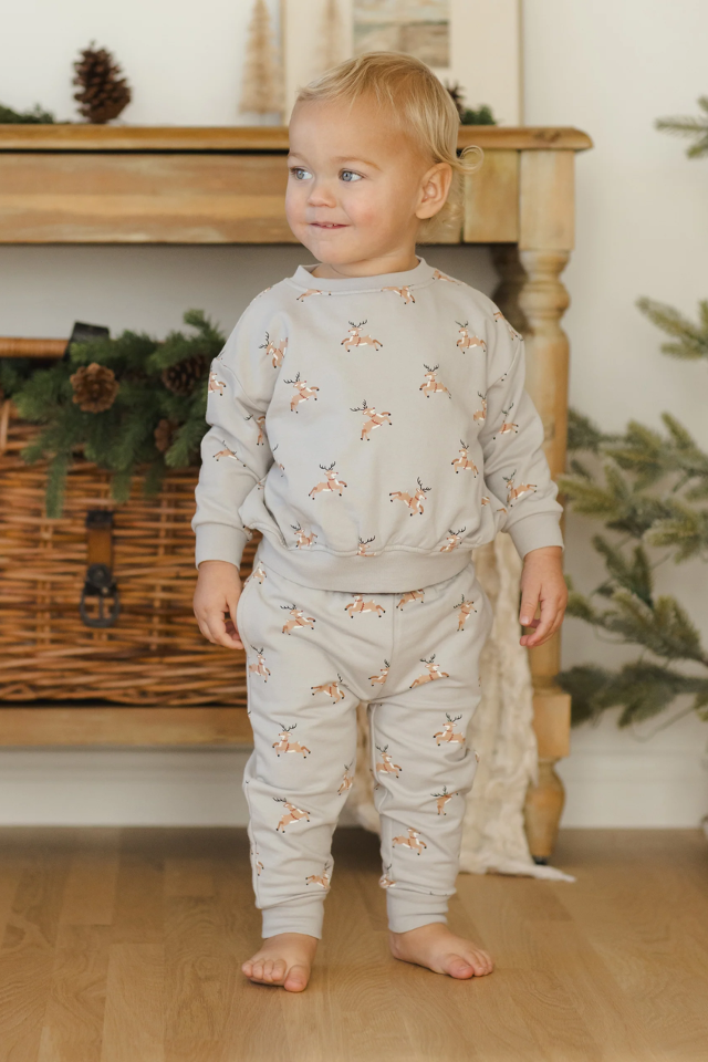 Quincy Mae Relaxed Fleece Sweatpant - Reindeer