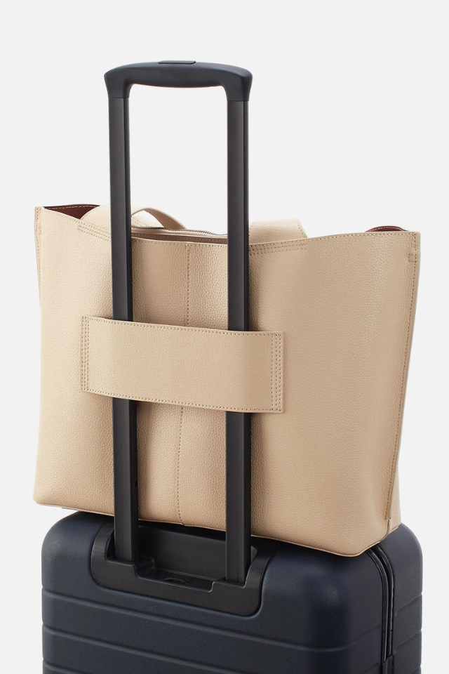 HOBO Large Vida Tote - Almond