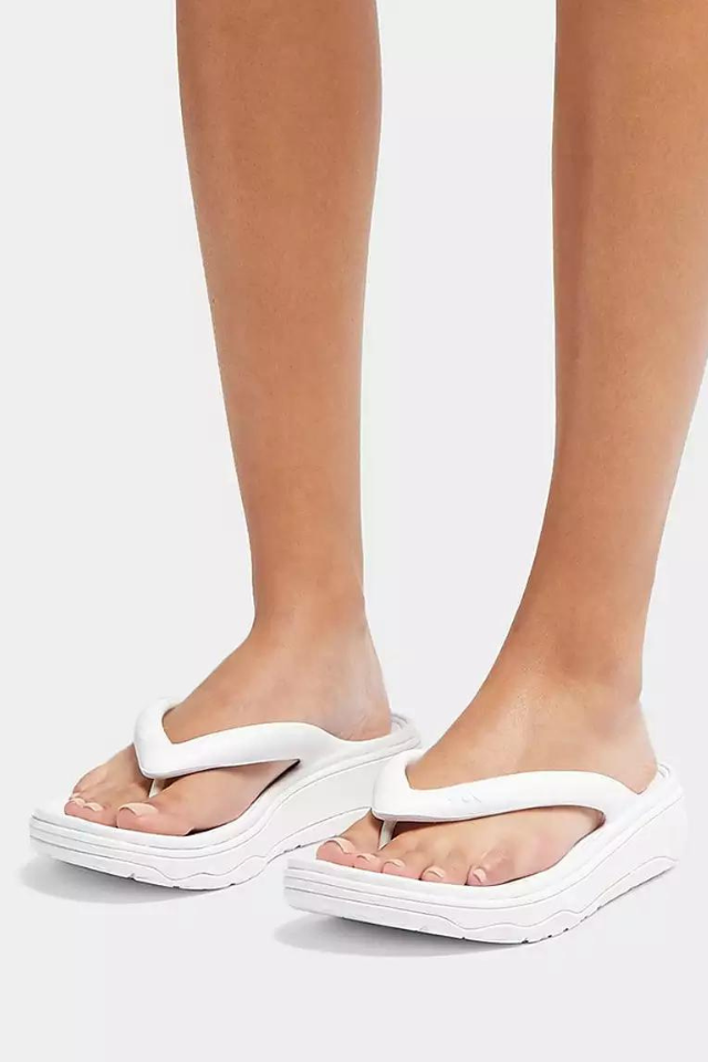 Fit Flop Relieff Recovery Toe Post Sandals Urban White
