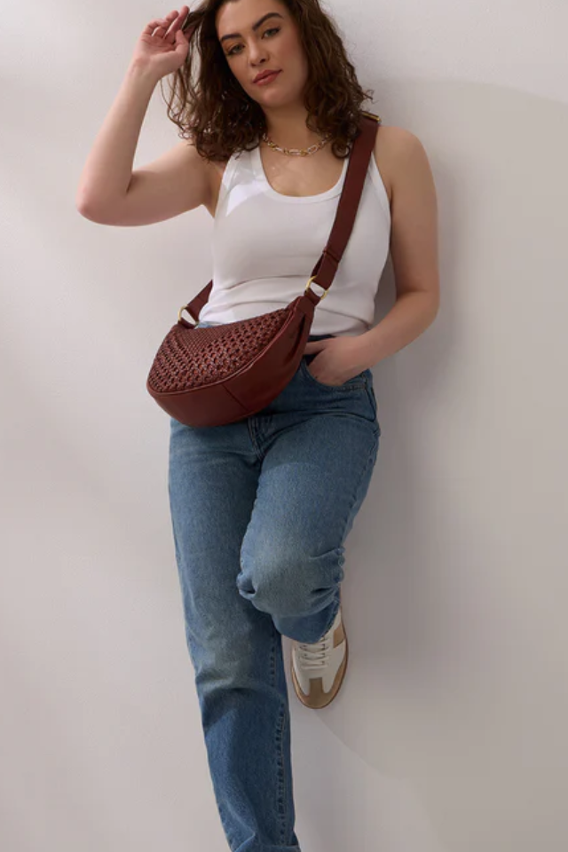 Hobo Hazel Sling- Chestnut